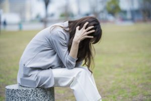 【静岡県藤枝市の探偵の盗聴器発見調査】ショック……婚約者に盗聴器を仕掛けられた女性