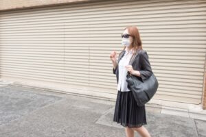 【福岡県大野城市の探偵の不倫・浮気調査】リバーシブル仕様の服で姿を変える不倫妻