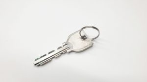 【愛知県豊田市の探偵の盗聴器発見調査】自宅の鍵を紛失した数ヶ月後に盗聴器が出てきた！