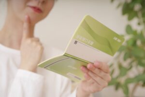 【神奈川県小田原市の探偵の不倫・浮気調査】節約志向になったのに貯金が増えていない夫、真相は不倫！