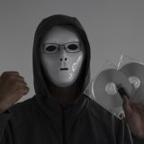 【キンプリ音声データ流出騒動】密室では盗聴に注意！　車の中も安全ではありません