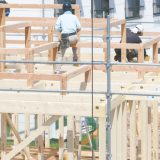 【静岡・不正工事張り紙事件】悪いのはどっち？　ご近所トラブルに起因する嫌がらせに注意！