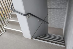 【大阪・階段突き落とし事件】悪質なストーカーには早い段階で正しい対応を！