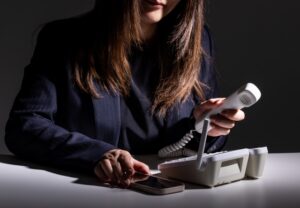 【静岡・SNS型ロマンス詐欺事件】好きな相手だからといってホイホイ話に乗ってはいけません！